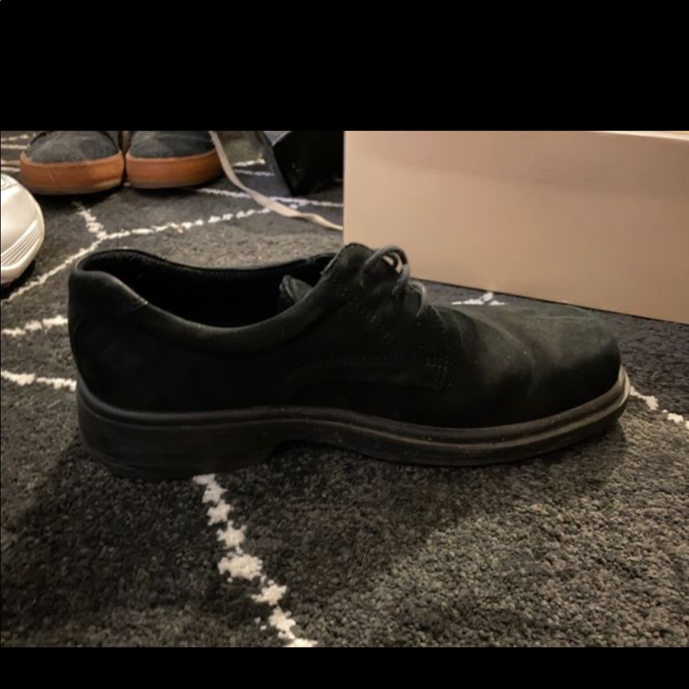 Ecco me's shoes
